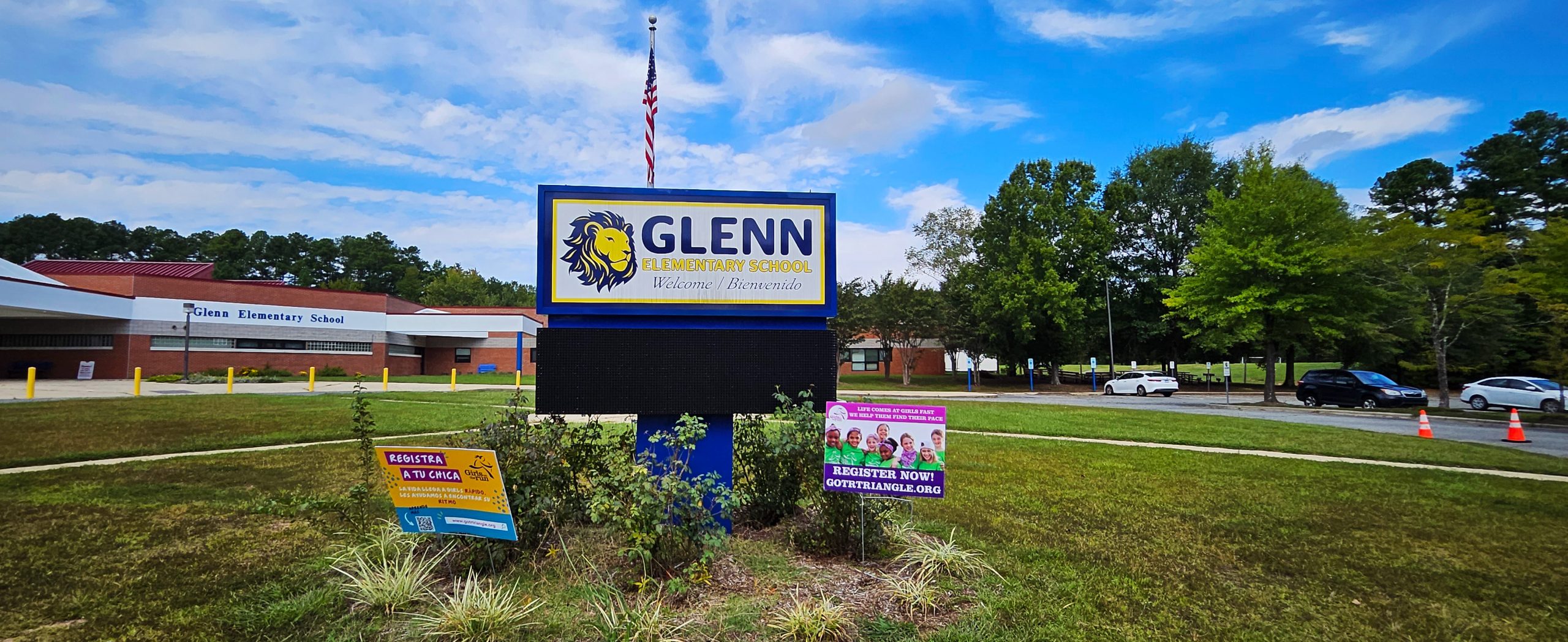 Wide shot of the front view of Glenn Elementary School